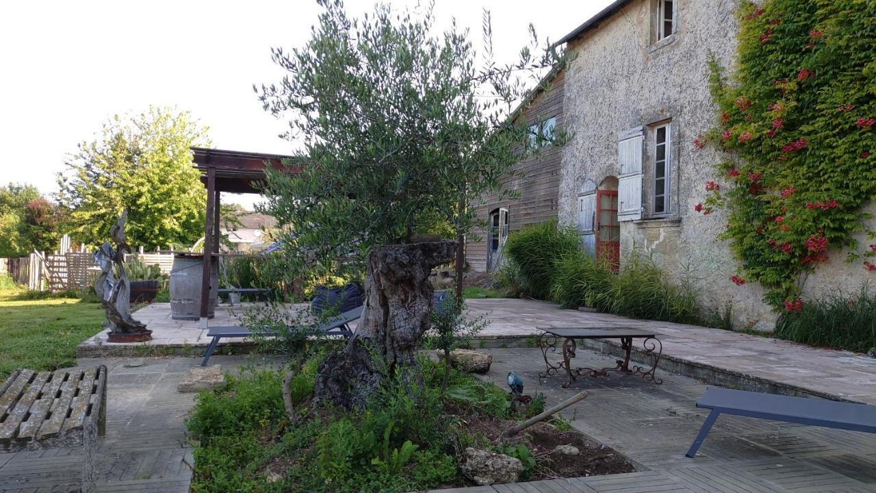 Le Manoir De Gatines Bed & Breakfast Tigné Exterior foto