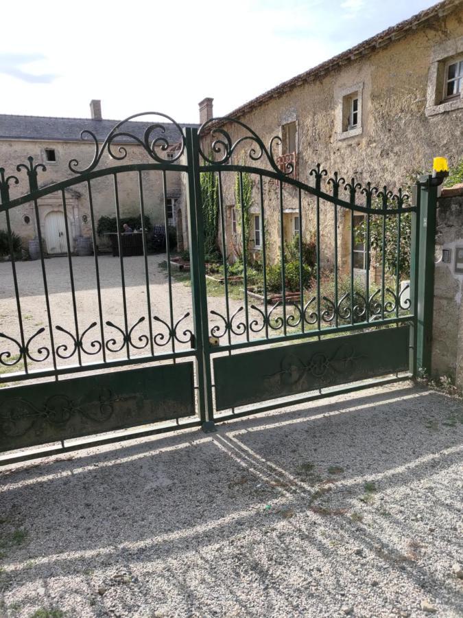 Le Manoir De Gatines Bed & Breakfast Tigné Exterior foto